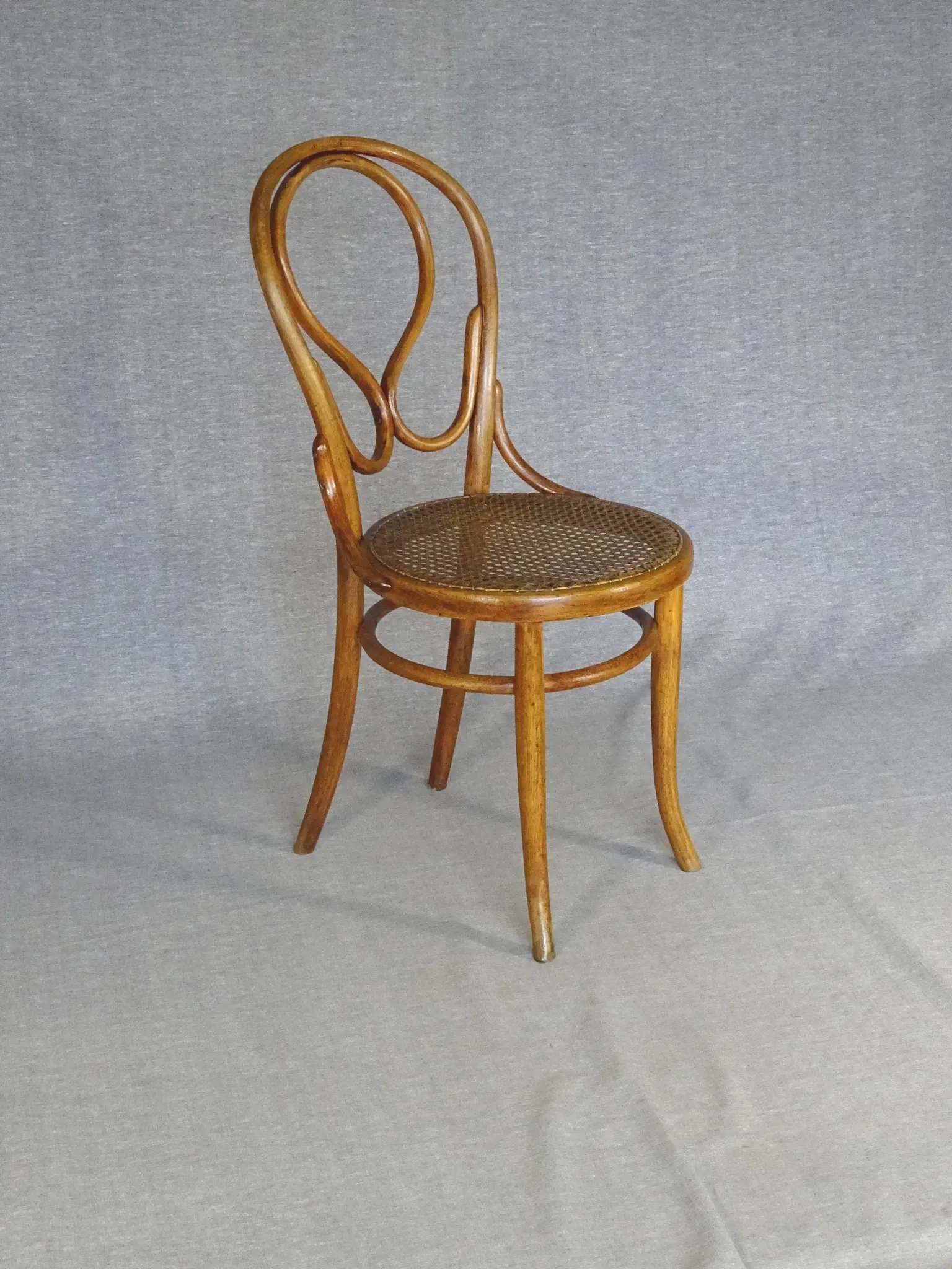 Fischel N°20 bistro chair known as OMEGA circa 1900, not Thonet.