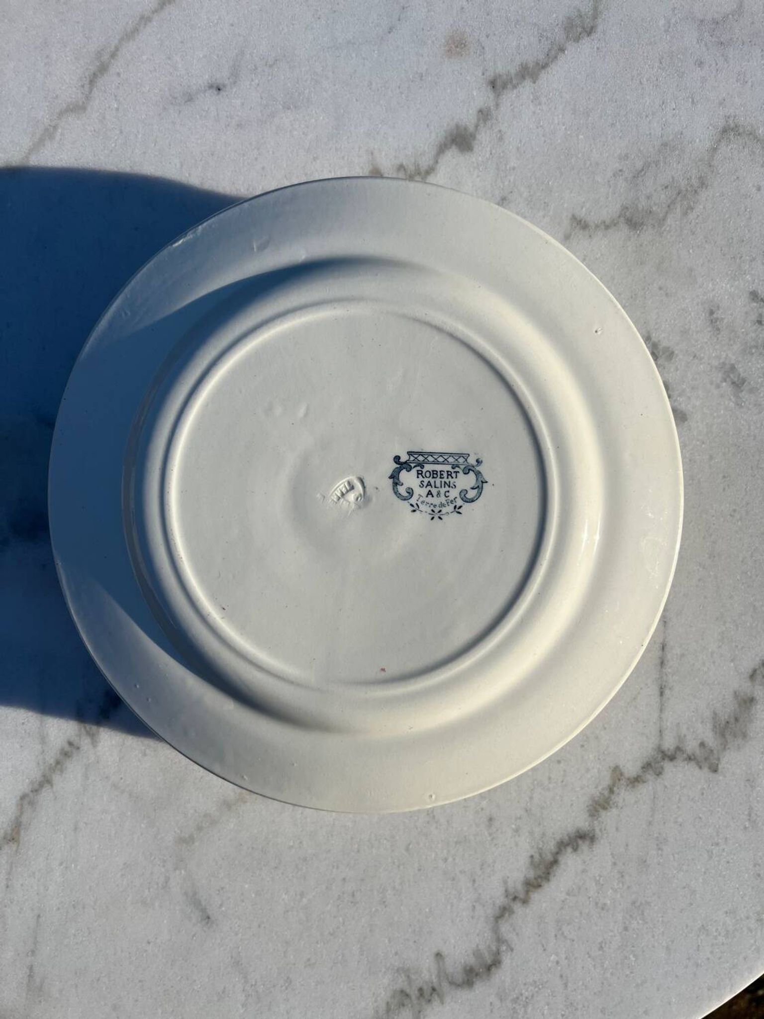 Set of 6 old Robert Salins flat plates, Terre de Fer