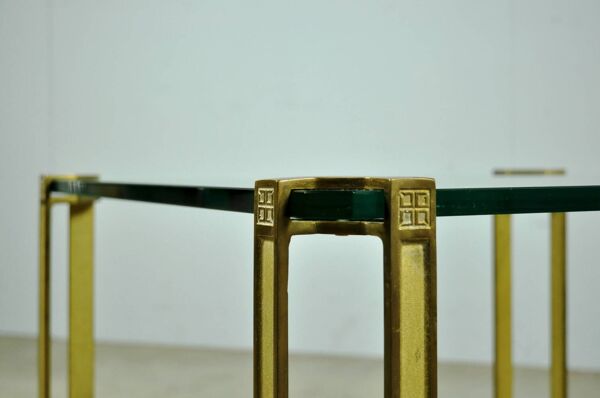 Table basse en verre et laiton par Peter Ghyczy, années 1970