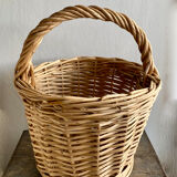 Round wicker basket