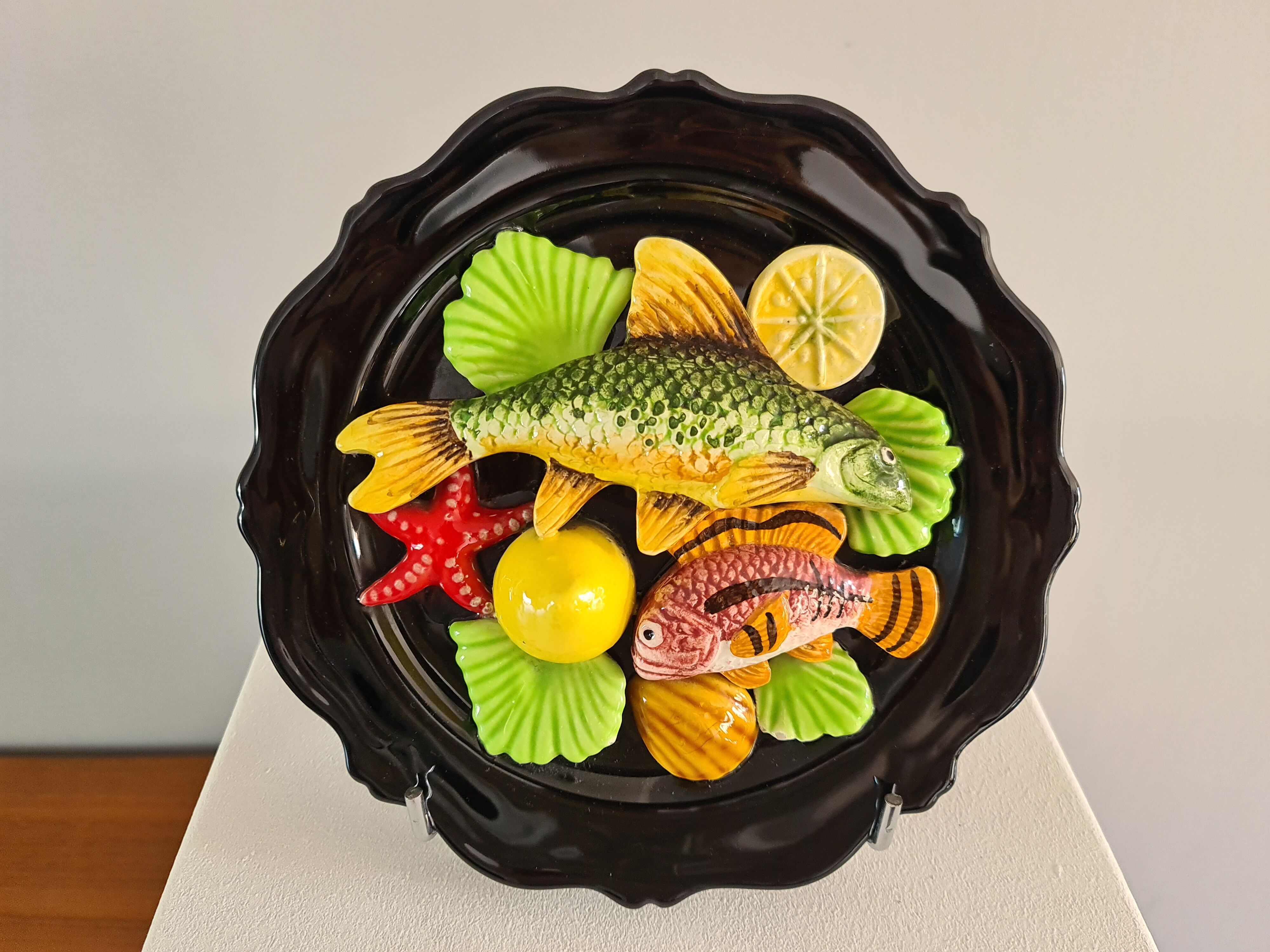 Wall plate signed Vallauris ceramic trompe-l'oeil / seafood / 1950 / French riviera