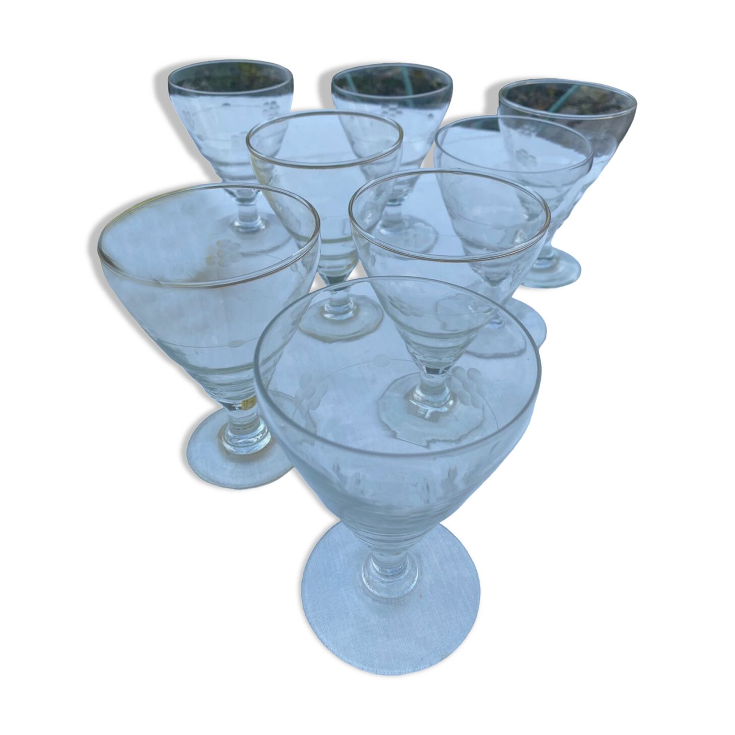 8 stemmed glasses