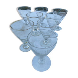 8 stemmed glasses