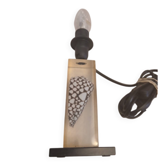 Shell inclusion lamp