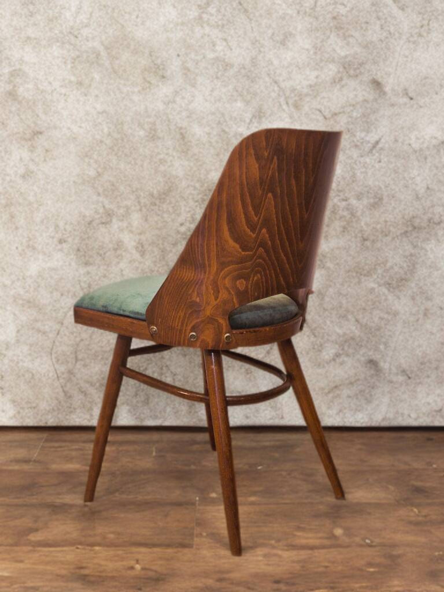 Chaise TON514 Oswald Haerdtl, Vintage tchèque 1960s