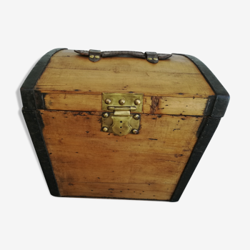 Hat trunk