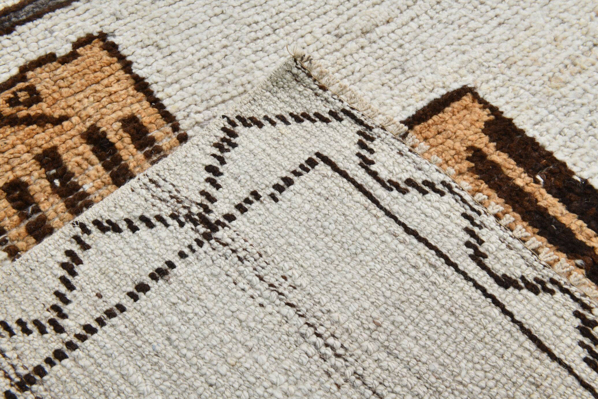 Eagle Pattern Persian Runner Rug, 110x369Cm