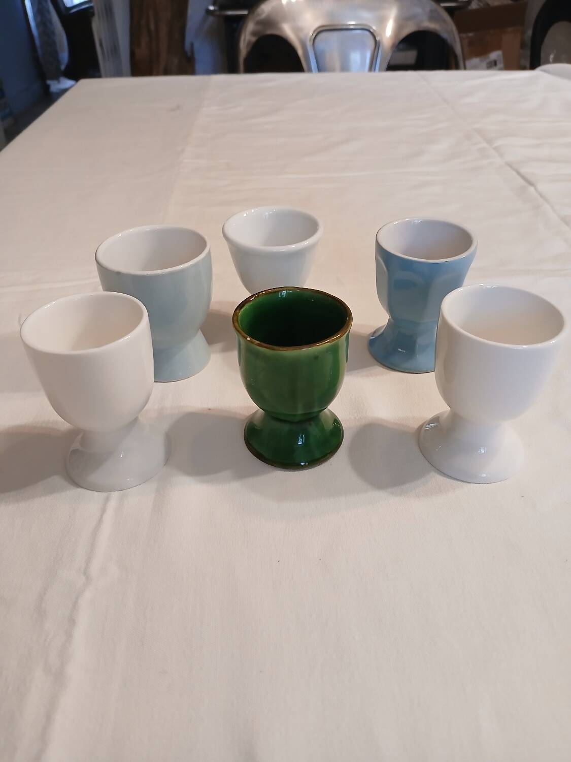 6 coquetiers anciens dépareillés