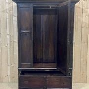English oak wardrobe from the beginning of the 20th century - Dismantable into 3 parts