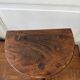 Tabouret de traite ancien style brutaliste tripode en bois tourné