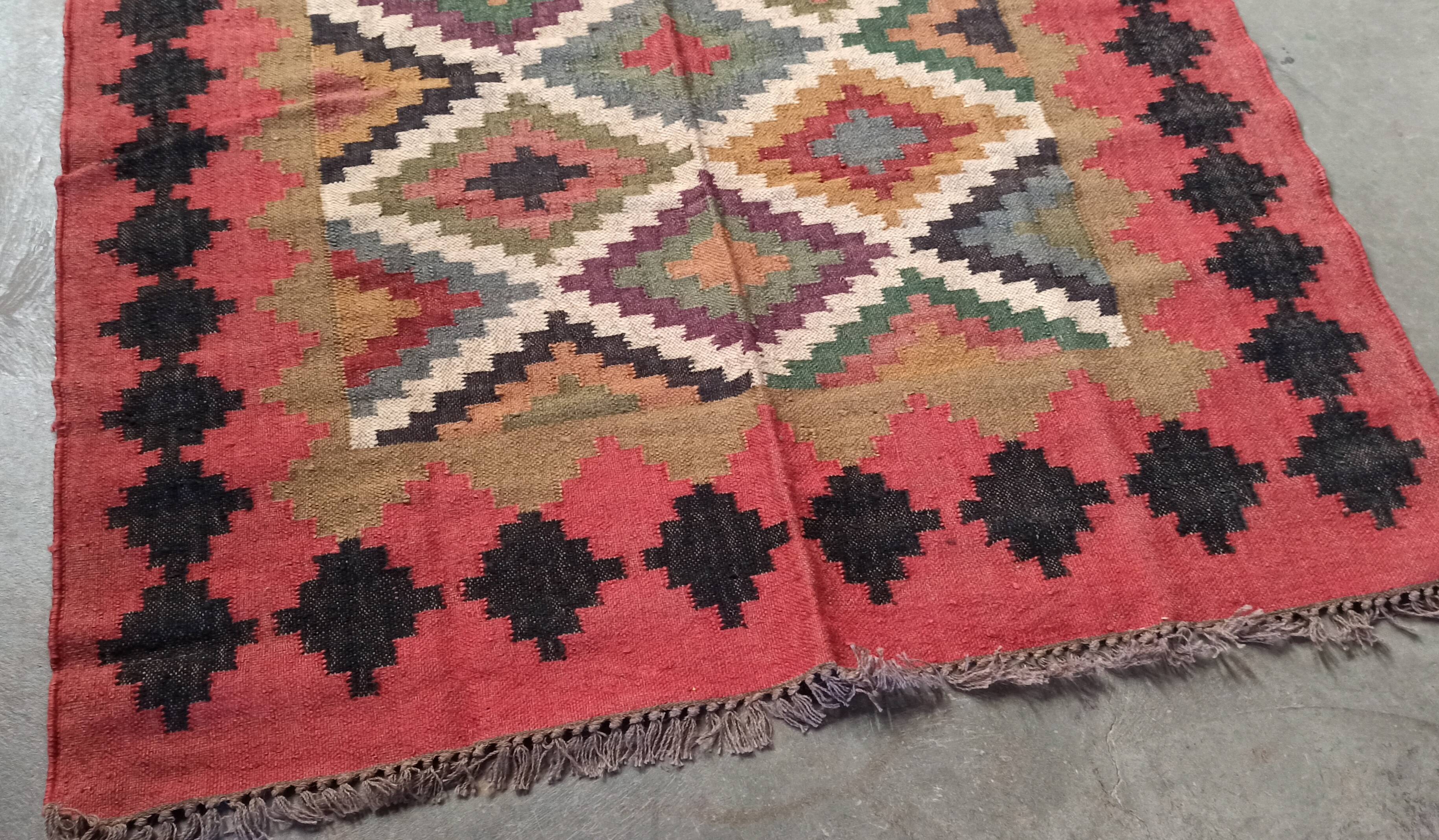 Kilim rug in jute and cotton. 150cm x 240cm