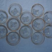 Golden liqueur service from the 1950s-1960s and its 12 glasses.