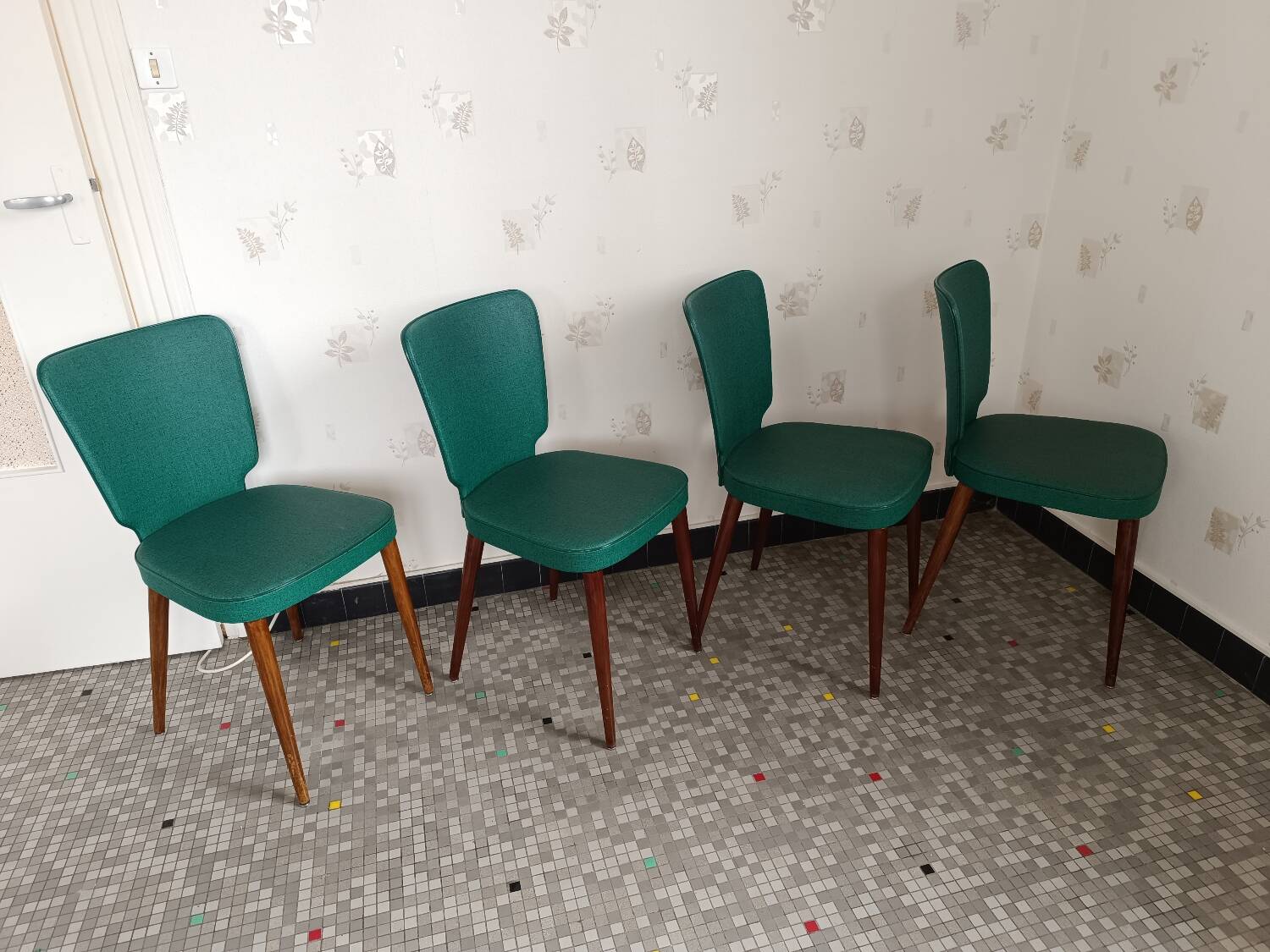 Lot de 4 chaises vintage scandinave verte et bois