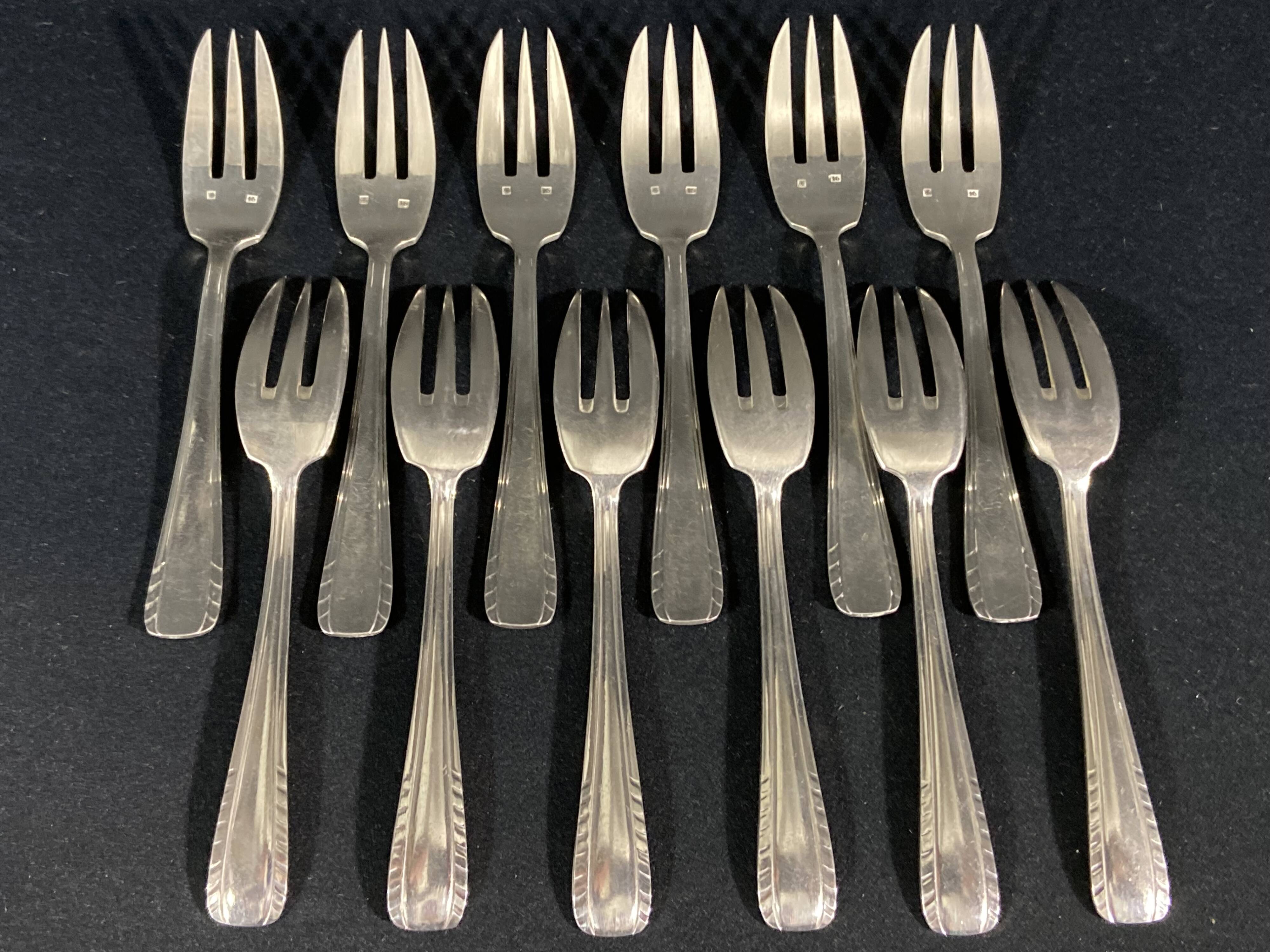 Set of 12 Vintage Design Silver Metal Dessert Cake Forks 1