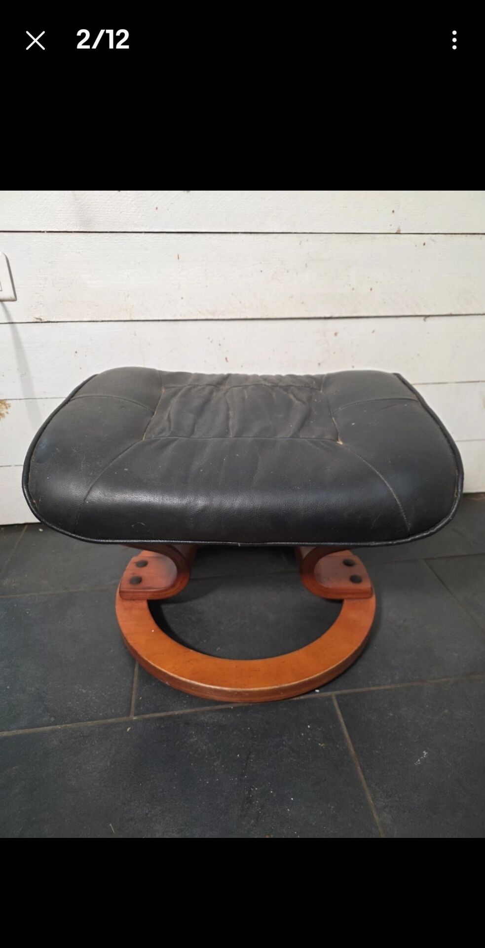 Repose pieds / Pouf en cuir noir  -Stressless