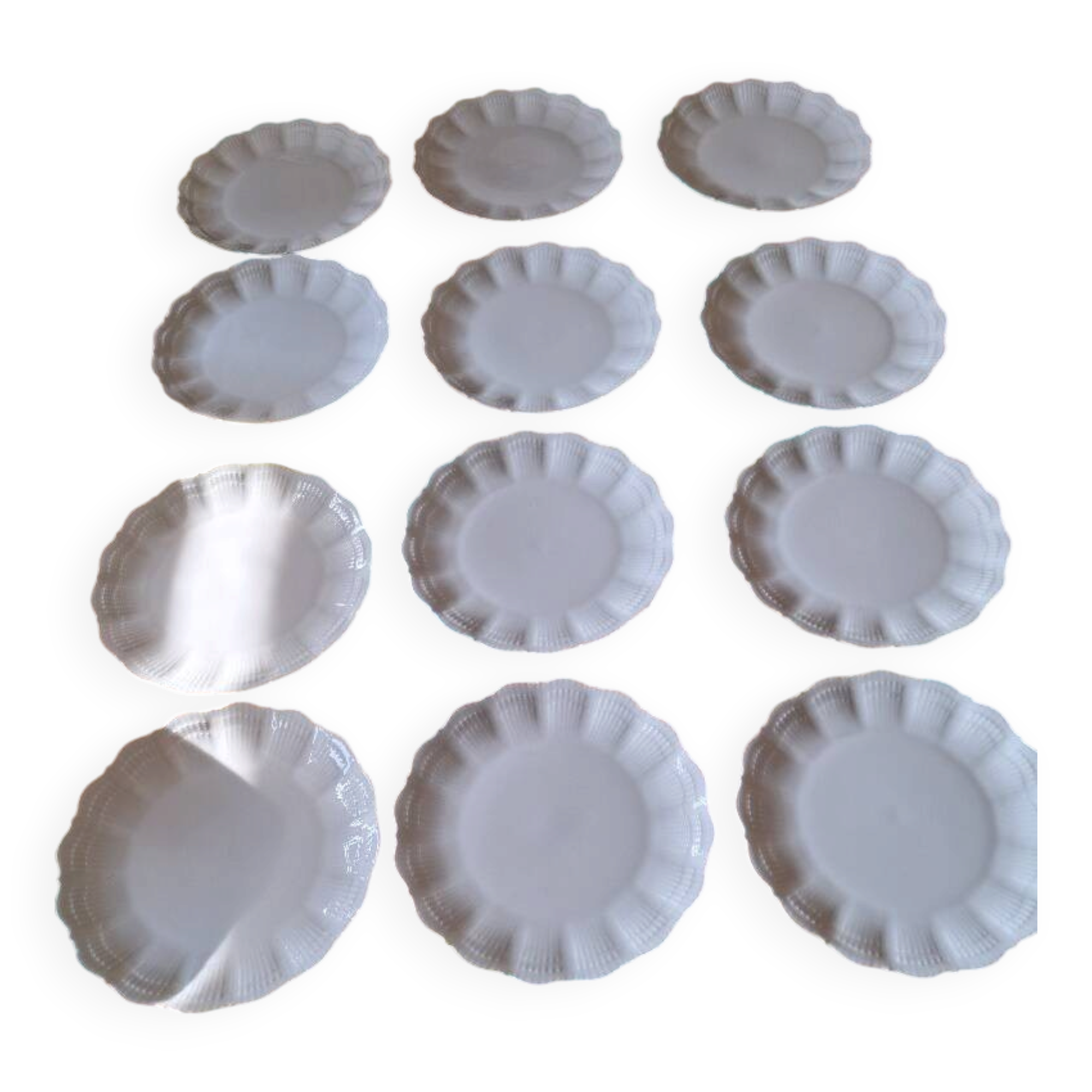 12 dessert plates in Limoges porcelain by Maison Giraud