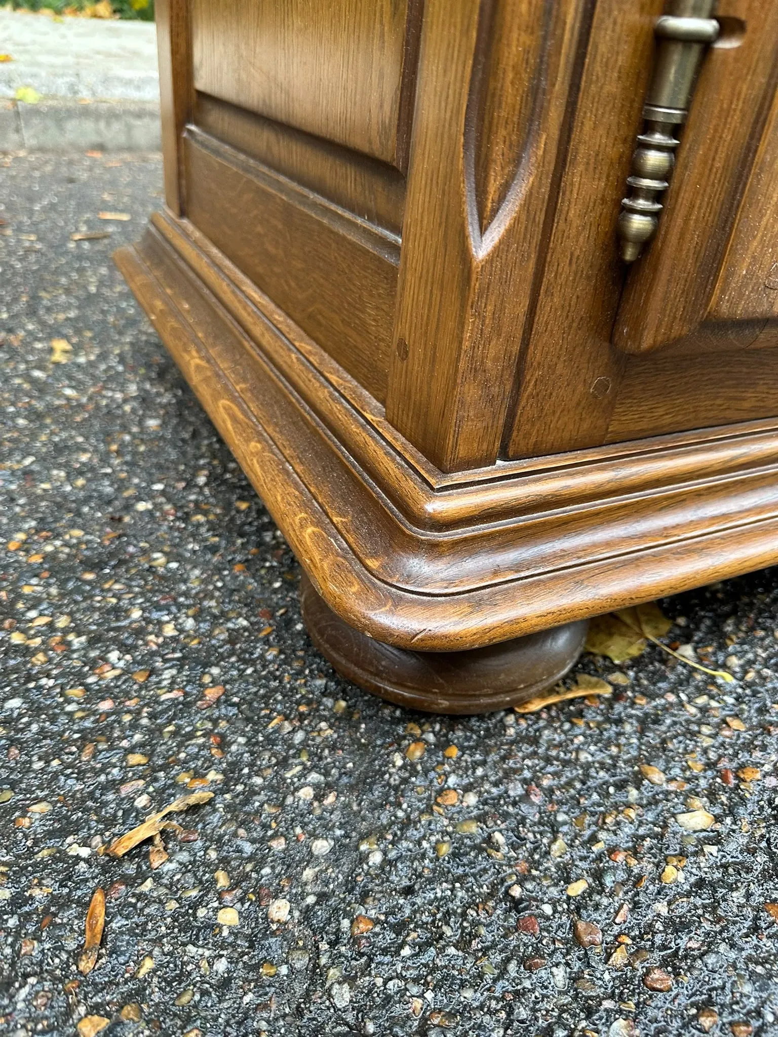 TV cabinet sideboard in solid oak with rotating top 1980