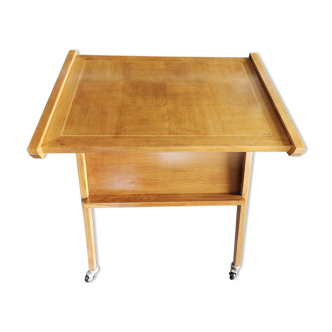 Serving table