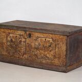 Ancien coffre en bois massif doré daté de 1846 #86