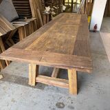 Solid oak table in Provençal style