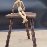Half-round tripod stool feet balls