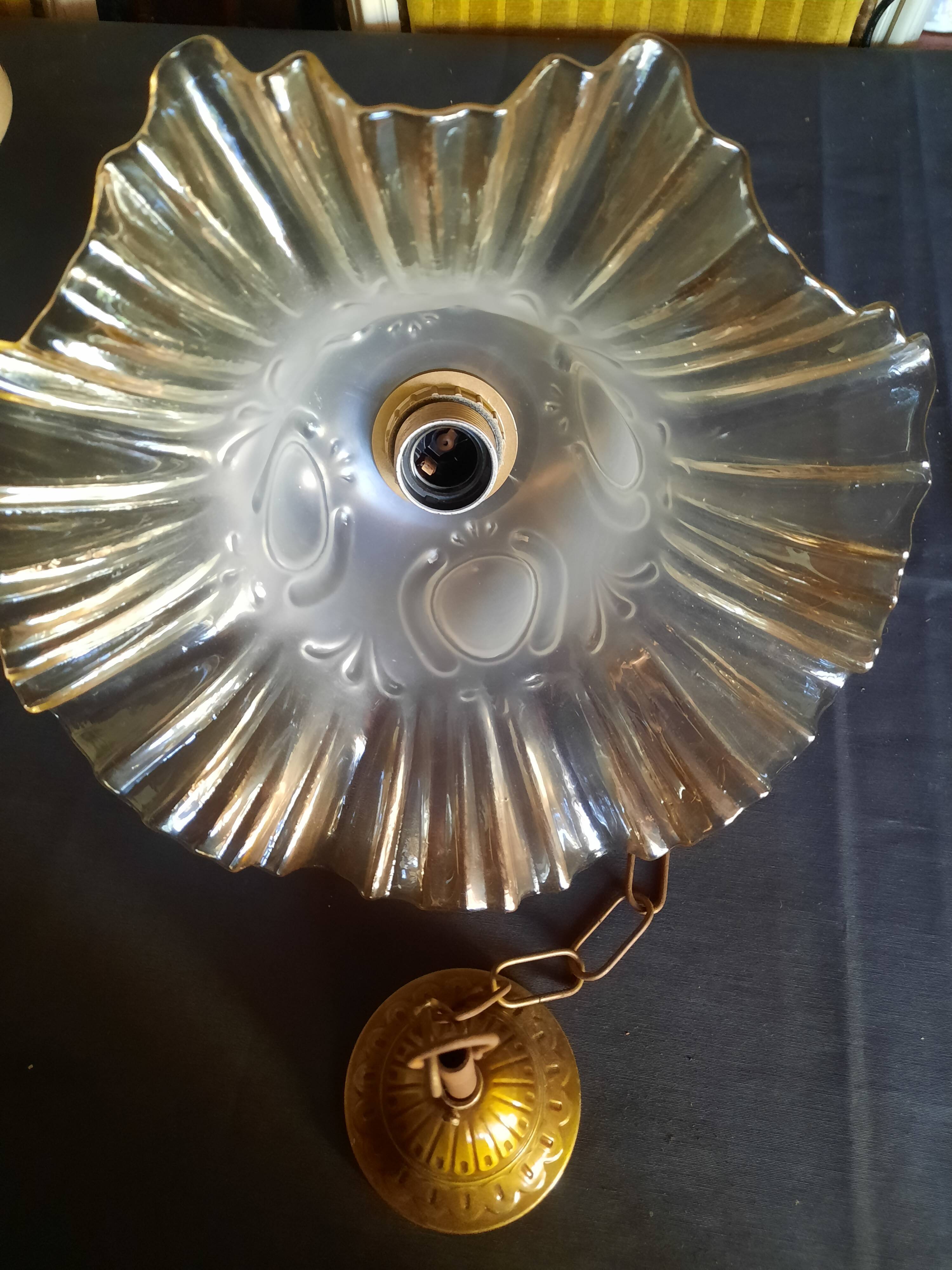 Suspension en verre  forme tulipe