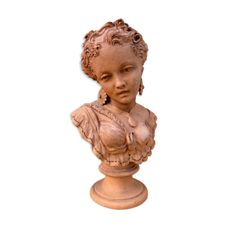 Bust of a young girl in Terracotta