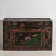 Ancienne malle orientale avec peintures de fleurs de lotus (c.1900)
