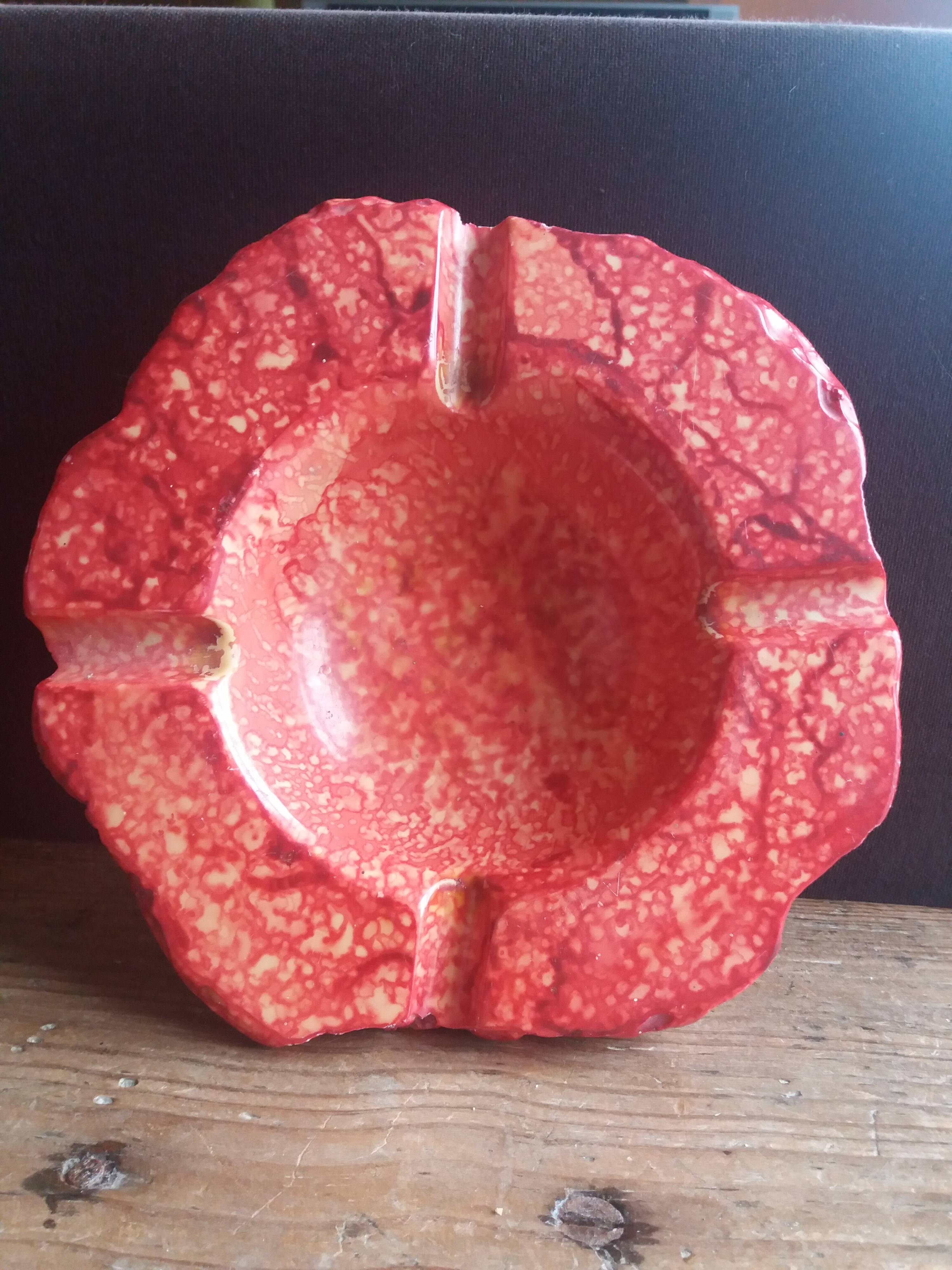 Cendrier albatre rouge