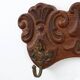 Porte-manteau mural ancien en chêne sculpté avec 3 crochets en laiton en forme d'ange, France