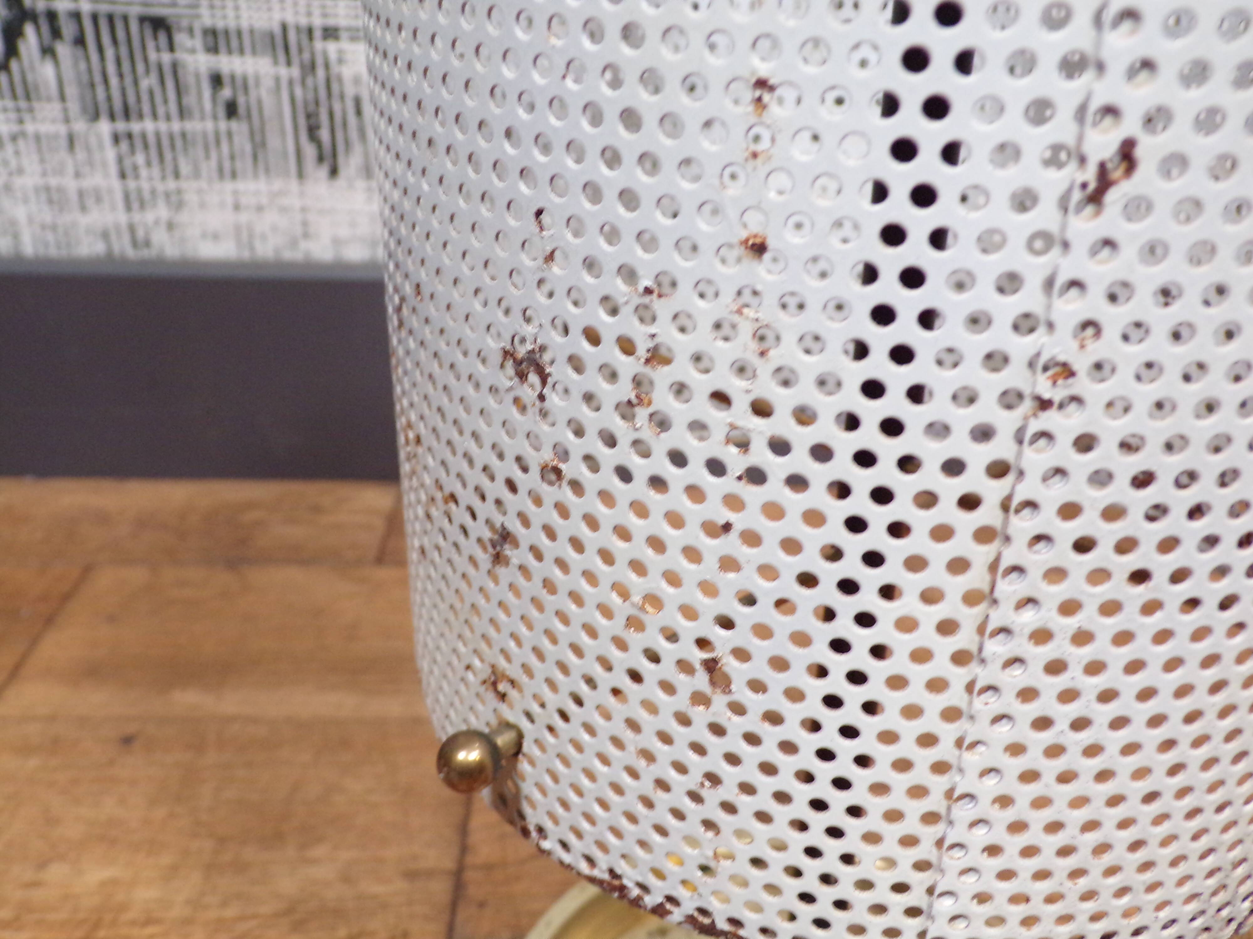 Porte-parapluie 1950 en tôle perforée