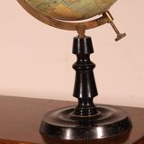 Globe terrestre par J.Forest éditeur Girard & Barrière, début du 20ème s.