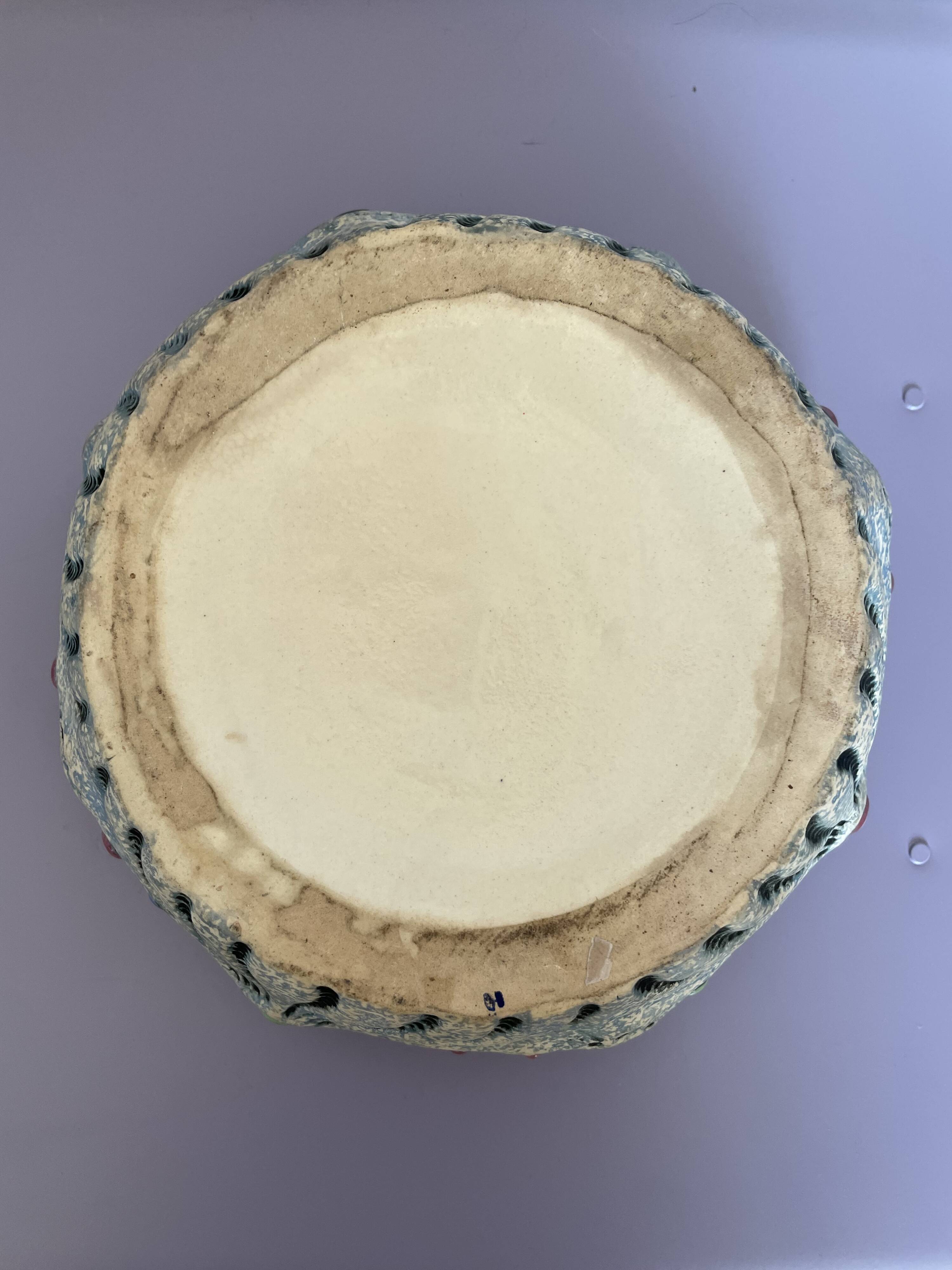 Art Nouveau pocket emptier