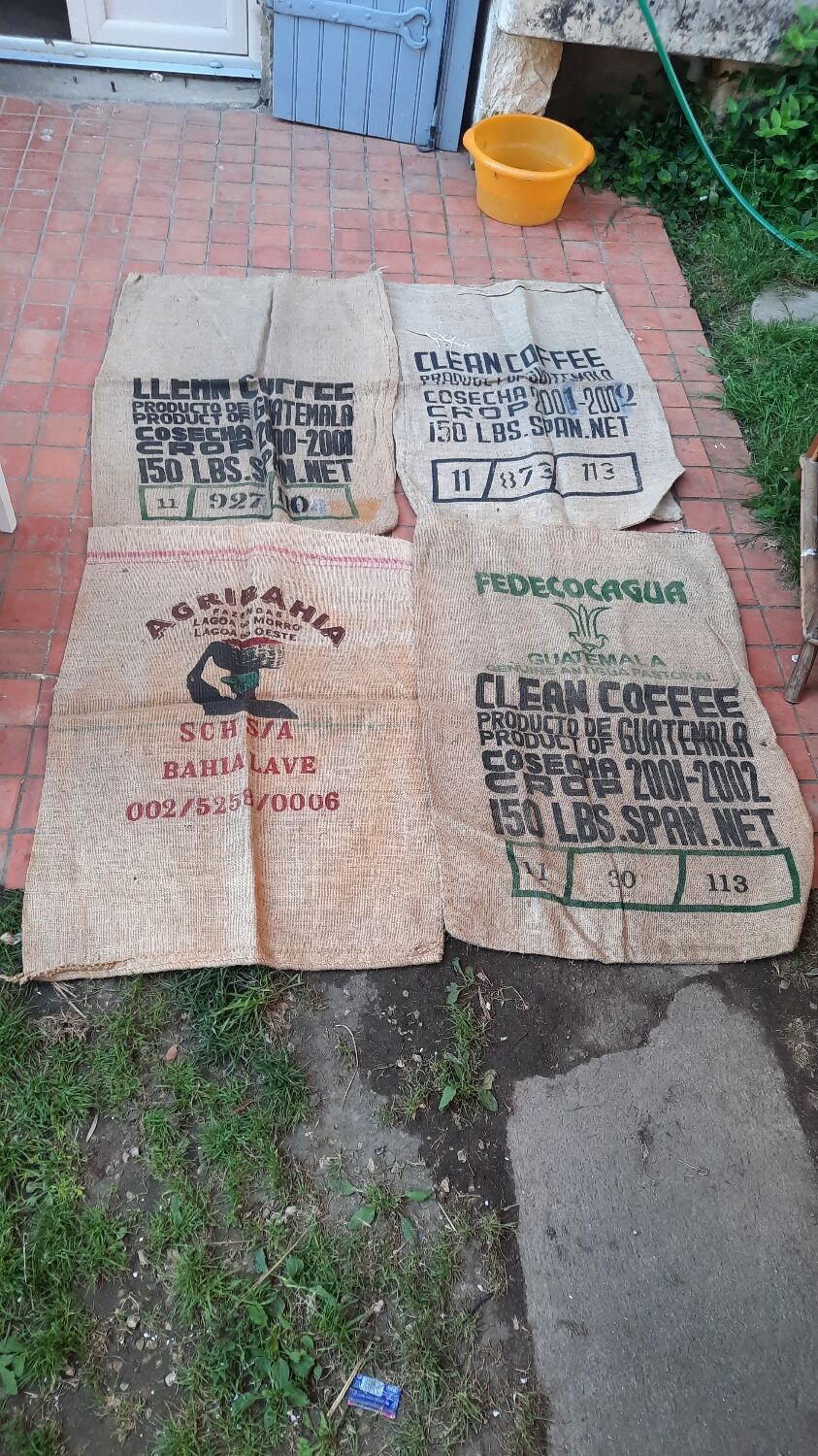 Set of 4 burlap bags