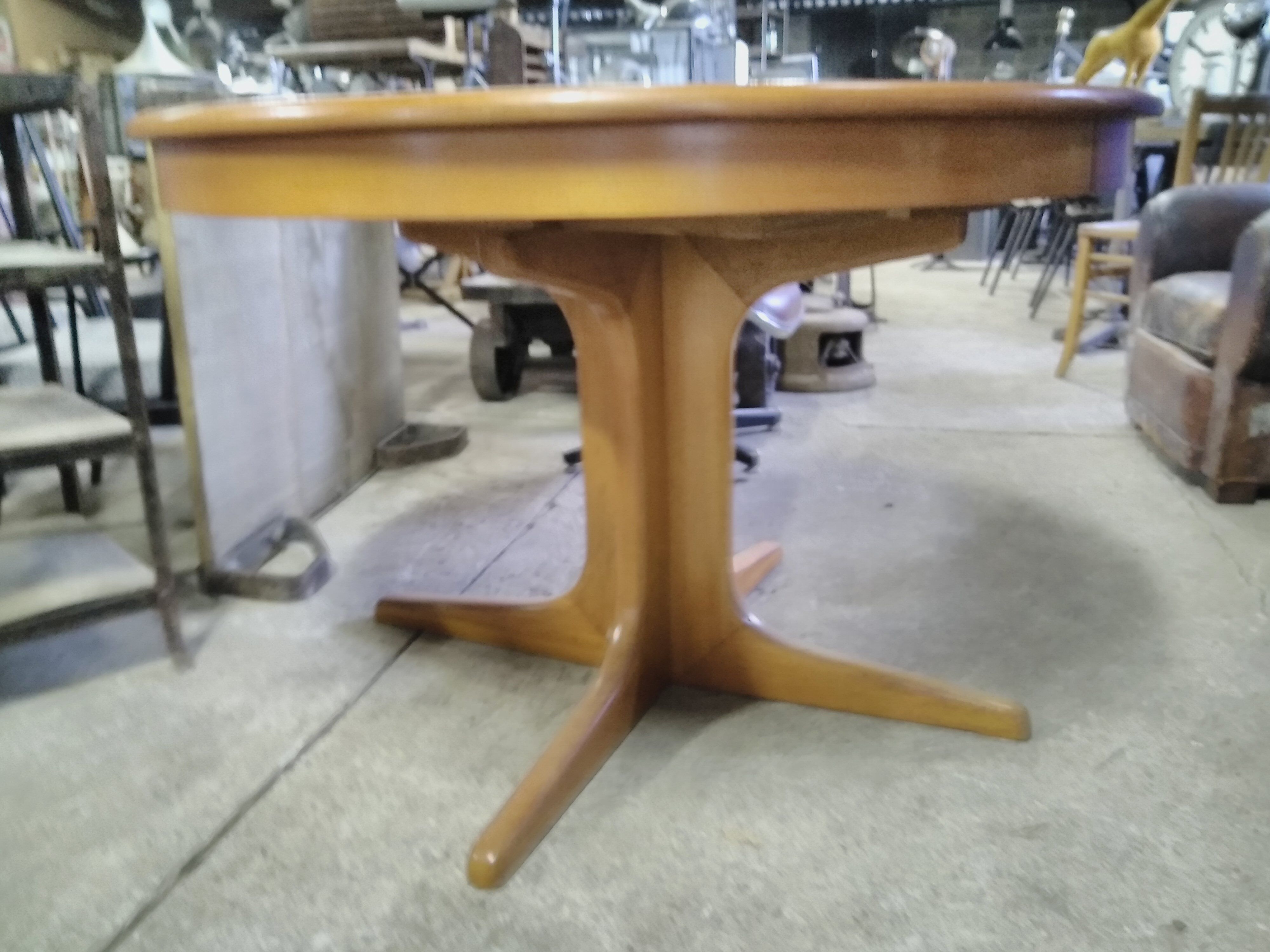 Table type Baumann années 70