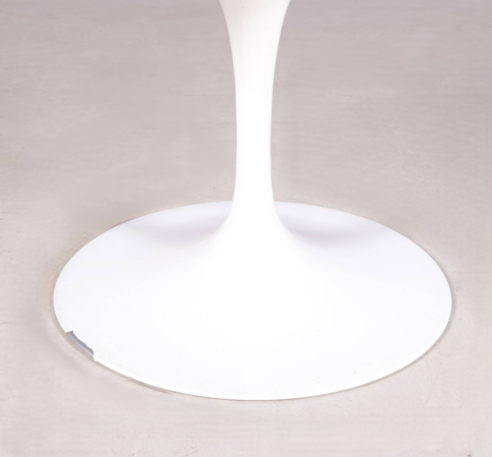 1970s Tulip side chair in white coated aluminium with plastic and fabric c