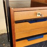 Desk with a beautiful 1960/70 look, 3 drawers + key, black legs