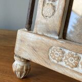 Beautiful Indian frame with wooden pediment carved in flat flowers and ceruse