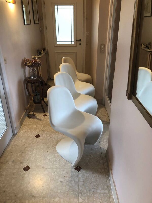 4 chaises Verner Panton S blanches (LGA Nurnberg GS)