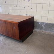 Meuble bas en palissandre vintage