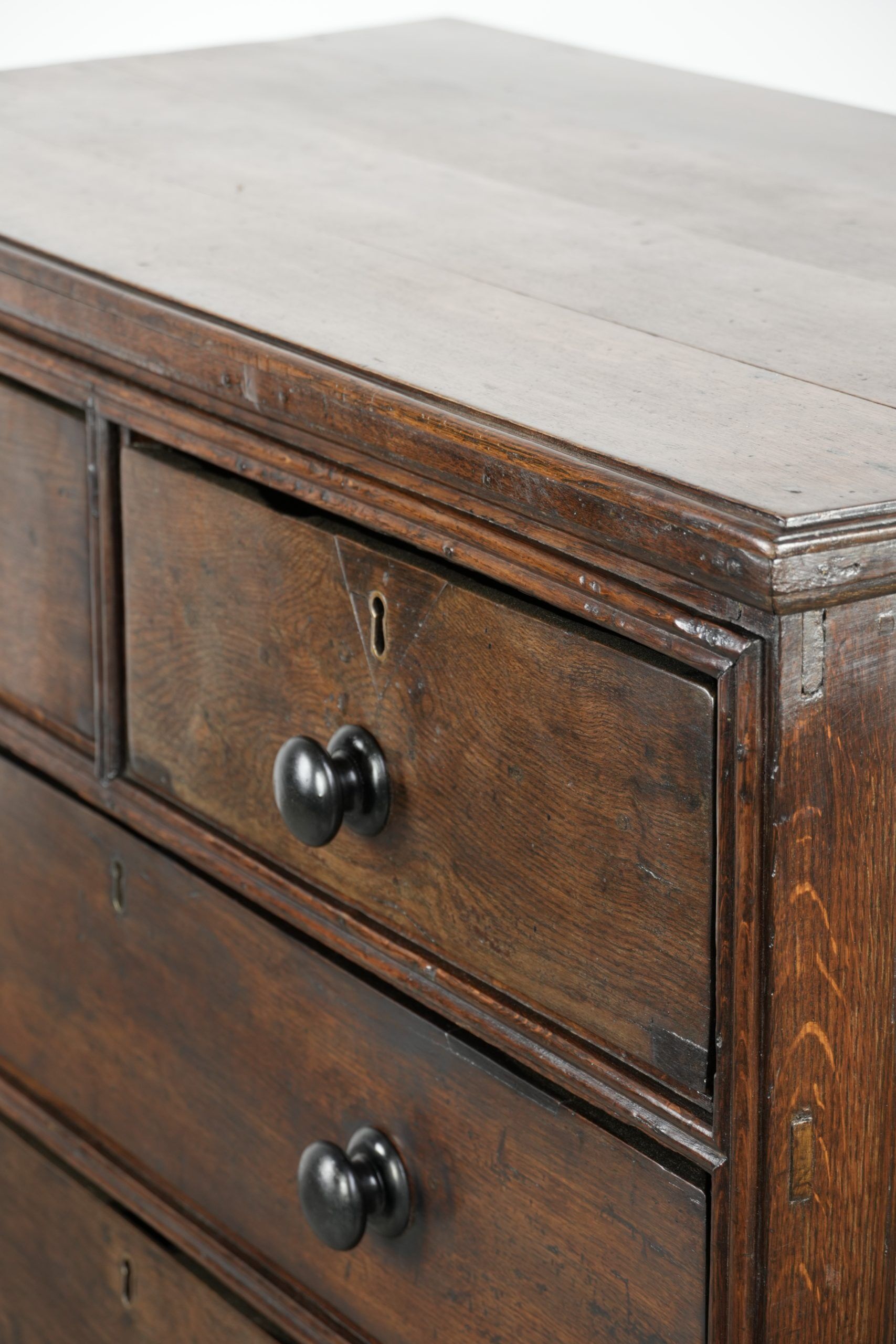 English antique oak chest of drawers / commode from the early 18th century
