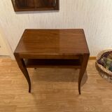 Pedestal table