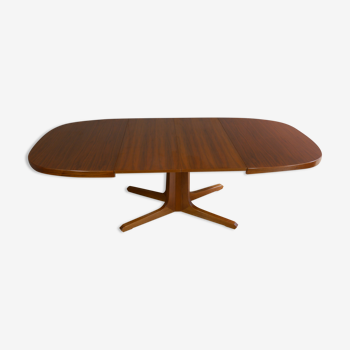 Baumann oval teak table with extensions