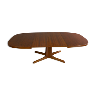 Baumann oval teak table with extensions