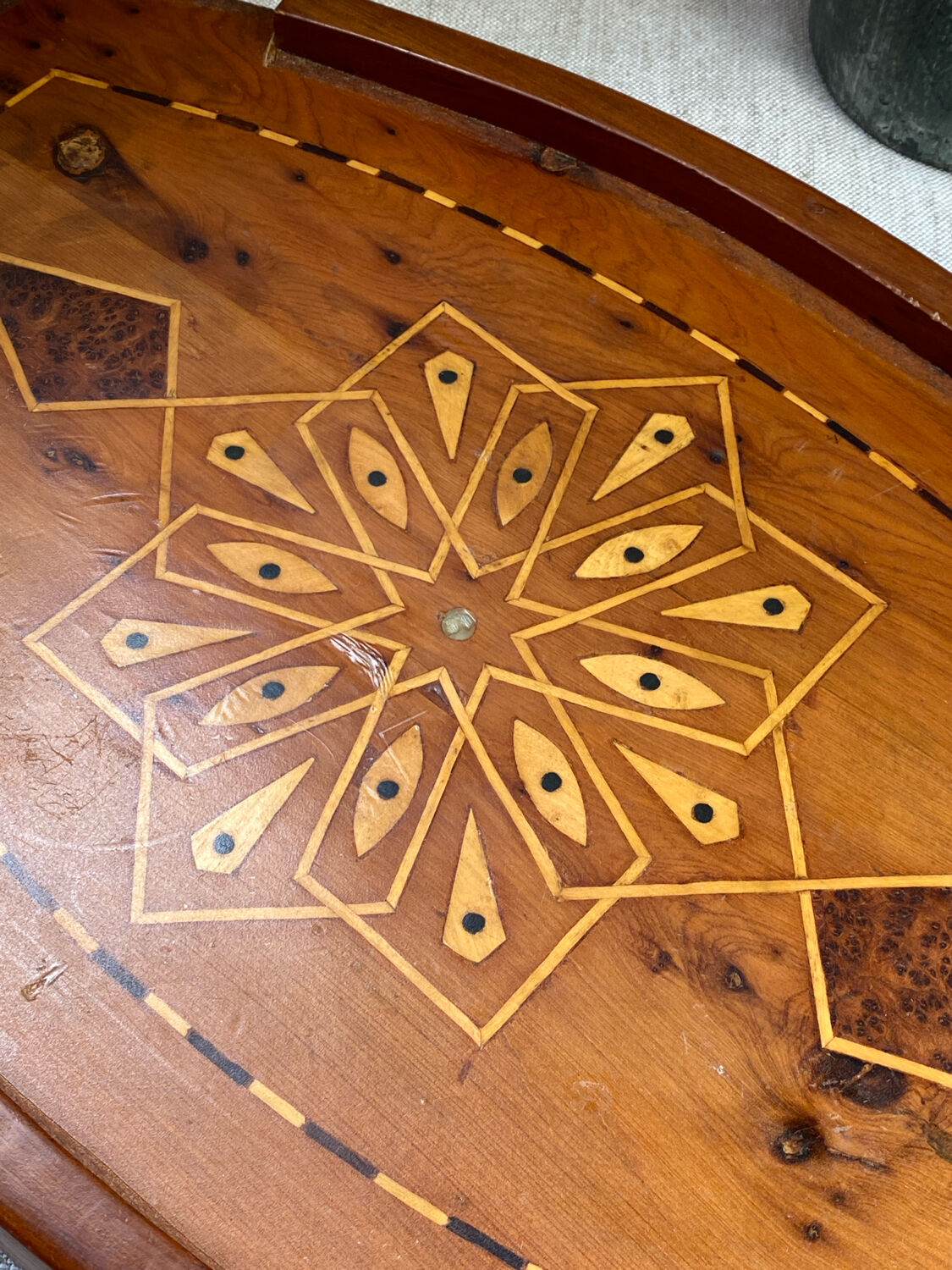Wooden tray, inlaid decoration with marquetry and mother-of-pearl.
