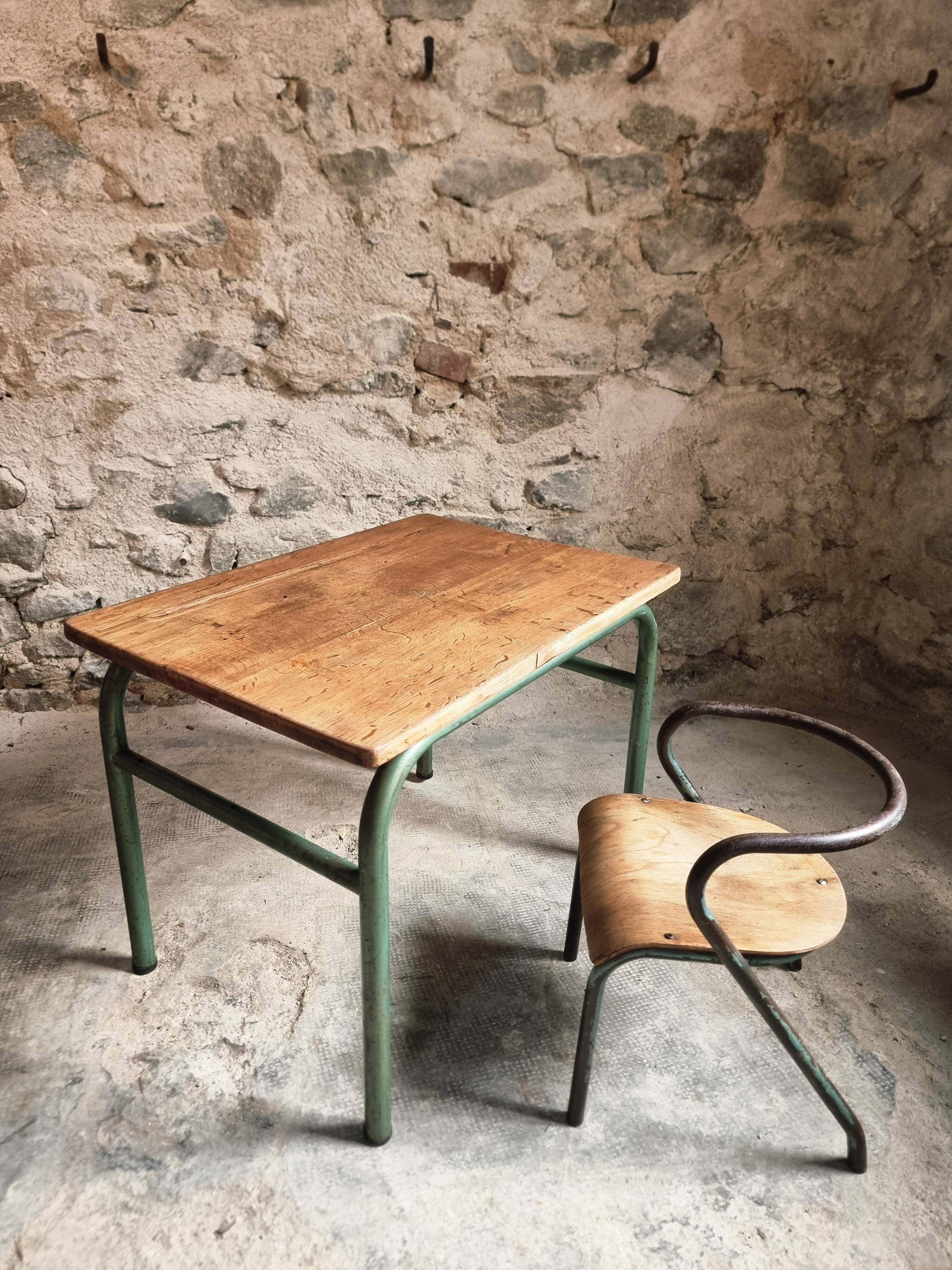 Ensemble bureau et chaise d’écolier vintage – Mobilier scolaire industriel