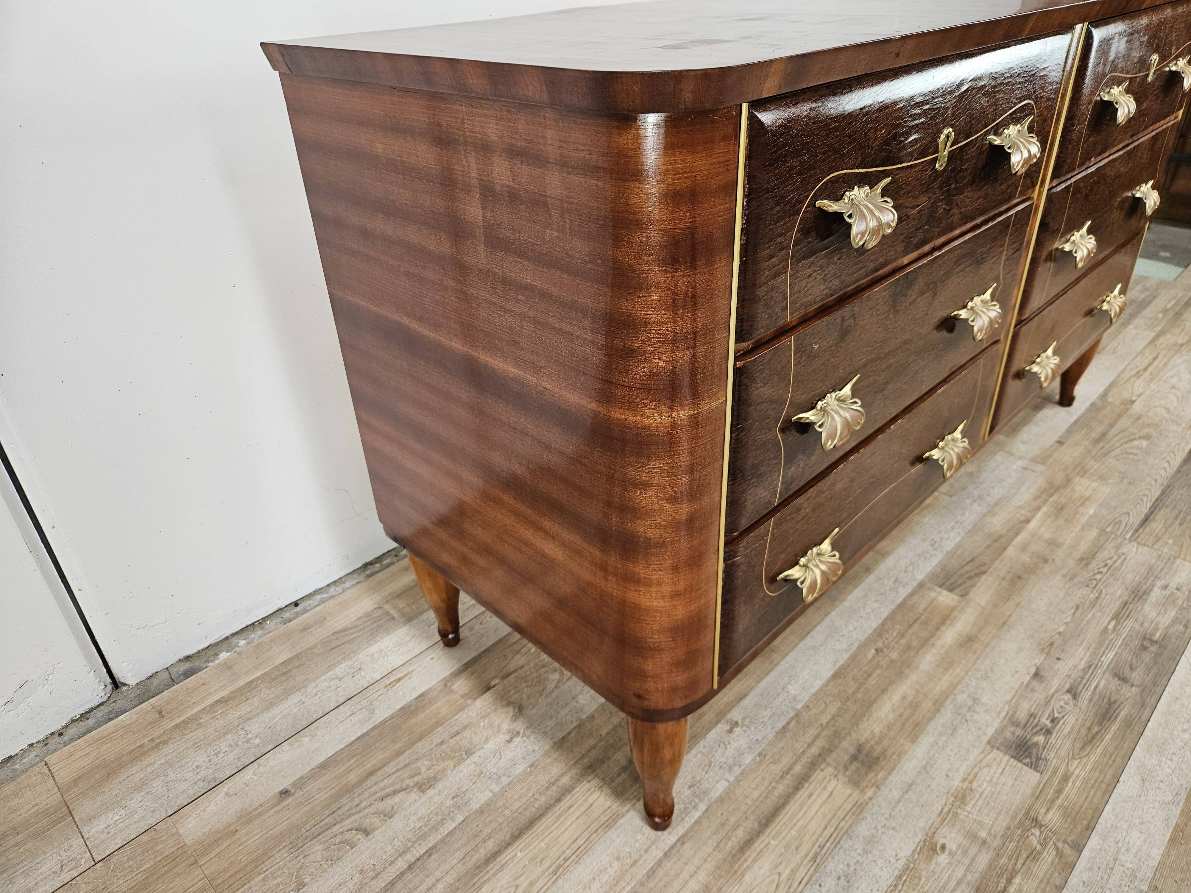 1950s Art Decò walnut burl and brass chest of drawers