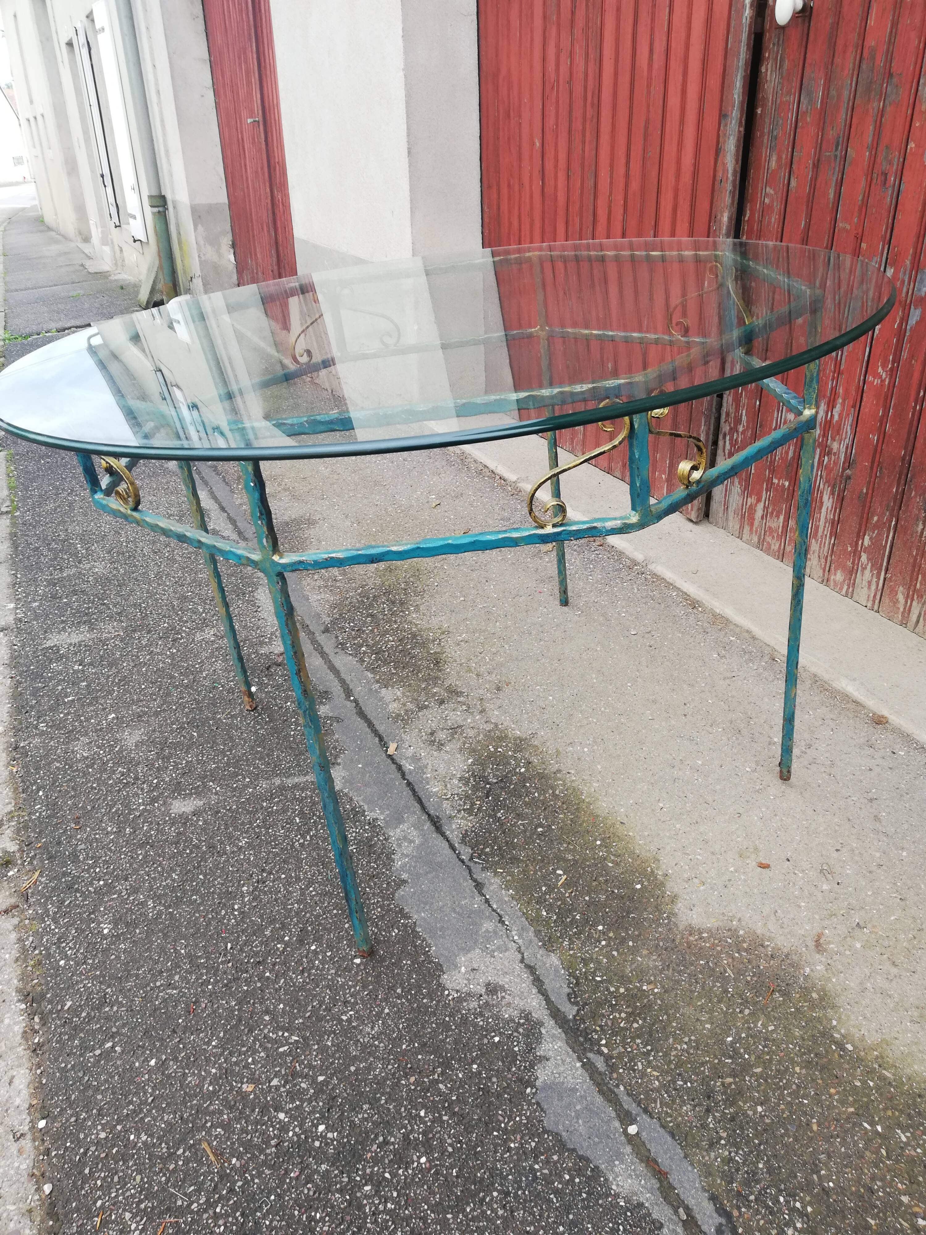 Table vintage fer forgé et plateau verre
