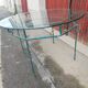 Table vintage fer forgé et plateau verre
