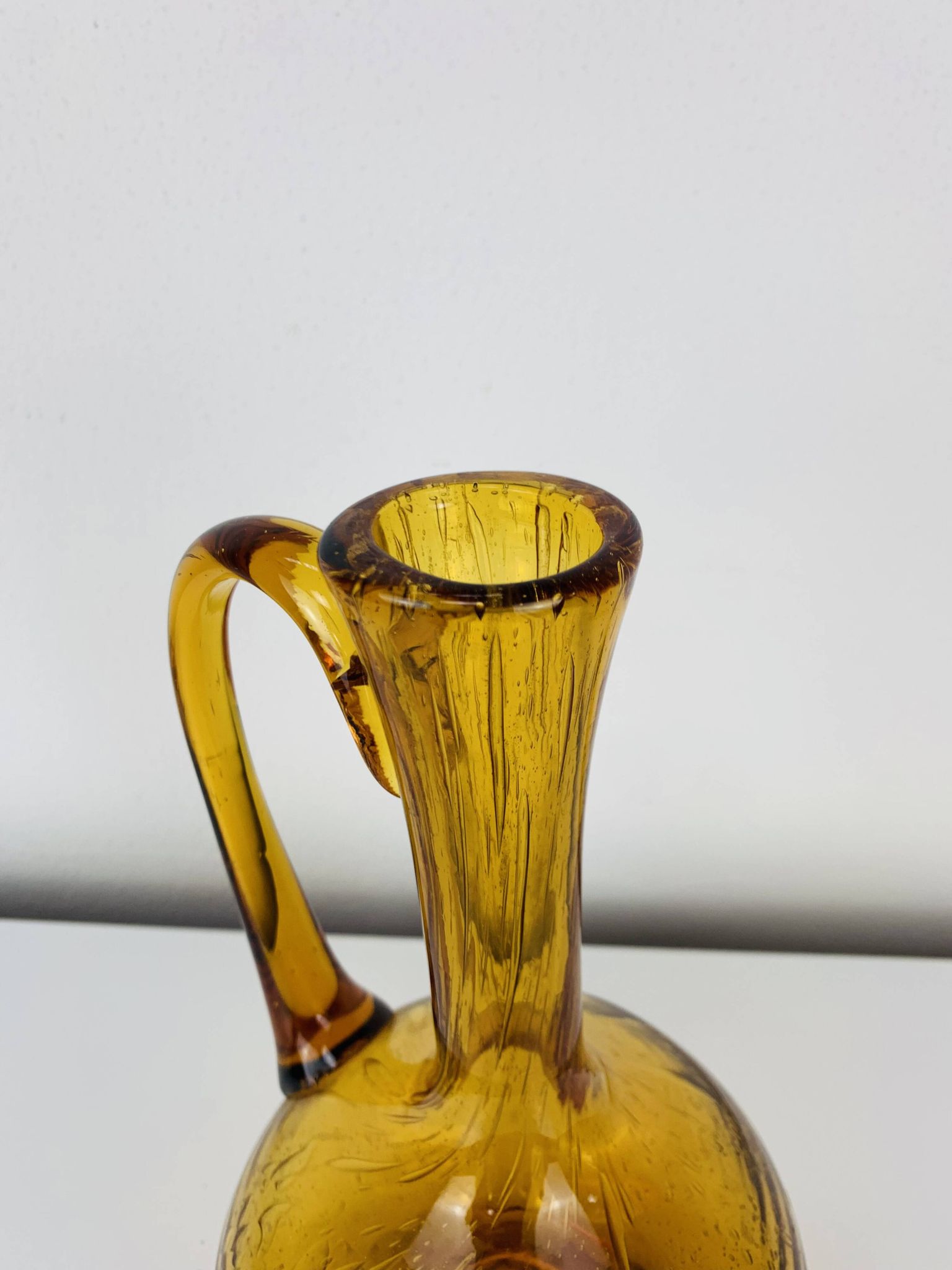 Vase verre bullé ambré vintage